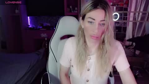 Nicole online show from 06/21/26, 07:05