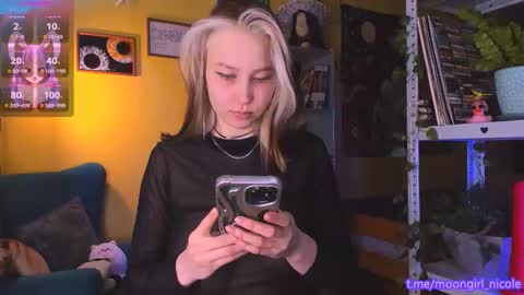 Snapshot of nicole_matt chatting on 11/23/25, 08:19 Nicole online show from 11/23/25, 08:19