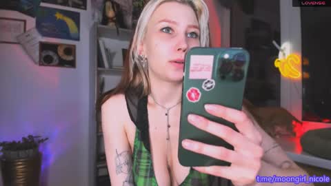 Snapshot of nicole_matt chatting on 05/15/26, 10:39 Nicole online show from 05/15/26, 10:39