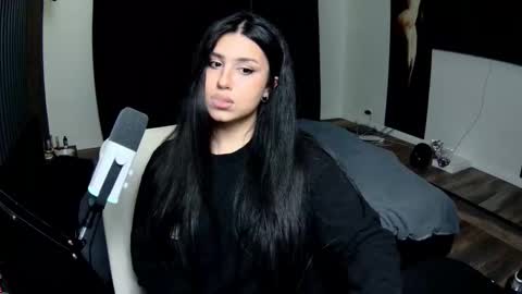 My name is Nicole. I m completely new here online show from 03/01/26, 04:42