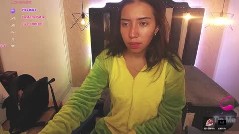 Snapshot of nicole_samantha chatting on 01/18/25, 11:32 Samantha online show from 01/18/25, 11:32