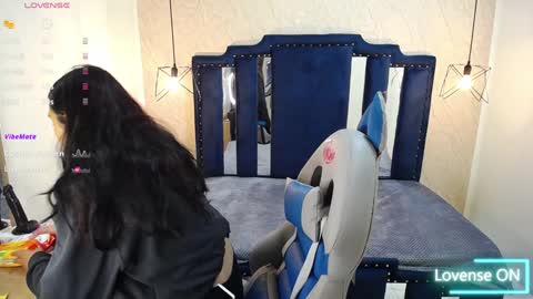 Snapshot of nicole_samantha chatting on 02/03/25, 11:20 Samantha online show from 02/03/25, 11:20