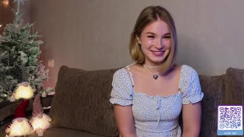 Snapshot of nicole_w00 chatting on 12/13/24, 05:21 Nicole online show from 12/13/24, 05:21