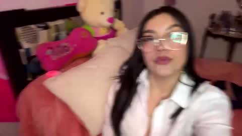 Snapshot of nicole_wc chatting on 10/15/25, 04:45 Nicole online show from 10/15/25, 04:45