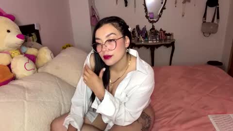 Snapshot of nicole_wc chatting on 10/24/25, 04:42 Nicole online show from 10/24/25, 04:42