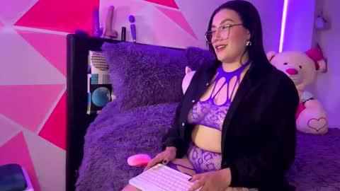 Snapshot of nicole_wc chatting on 11/30/25, 04:38 Nicole online show from 11/30/25, 04:38