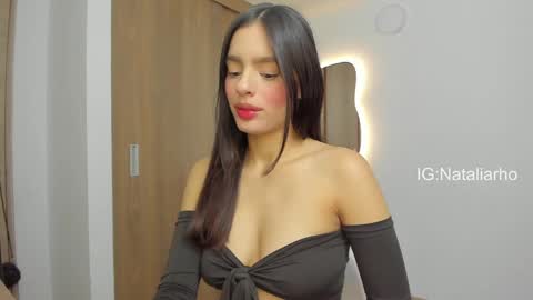 Snapshot of nicole_whitee chatting on 01/10/25, 02:13 N A T A L I A online show from 01/10/25, 02:13