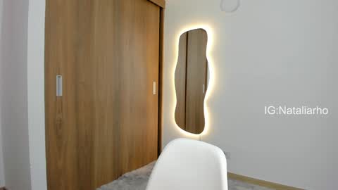 Snapshot of nicole_whitee chatting on 01/20/25, 10:37 N A T A L I A online show from 01/20/25, 10:37