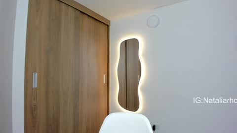 Snapshot of nicole_whitee chatting on 02/02/25, 03:54 N A T A L I A online show from 02/02/25, 03:54