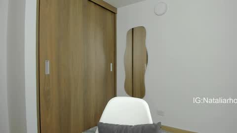 Snapshot of nicole_whitee chatting on 02/11/25, 07:38 N A T A L I A online show from 02/11/25, 07:38