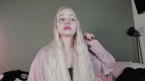 Mary online show from 12/03/25, 09:51