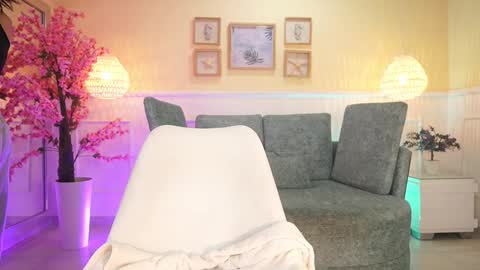 Nicole Crawft online show from 11/05/25, 07:03