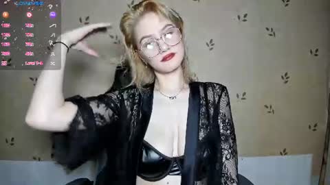Snapshot of nicoledaviss_ chatting on 06/20/26, 07:16 NicoleDavis online show from 06/20/26, 07:16