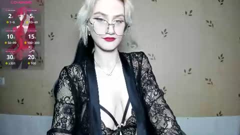 Snapshot of nicoledaviss_ chatting on 07/14/26, 07:30 NicoleDavis online show from 07/14/26, 07:30