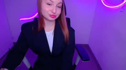 Nicole online show from 09/17/25, 07:48