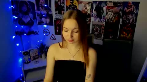 Nicole online show from 10/26/25, 07:14