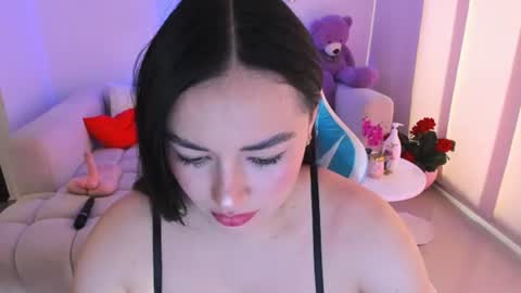 Snapshot of nicoleeorson chatting on 06/24/26, 10:53 Nicolle online show from 06/24/26, 10:53