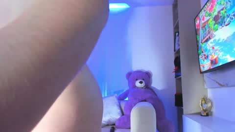 Snapshot of nicoleeorson chatting on 07/17/26, 10:47 Nicolle online show from 07/17/26, 10:47