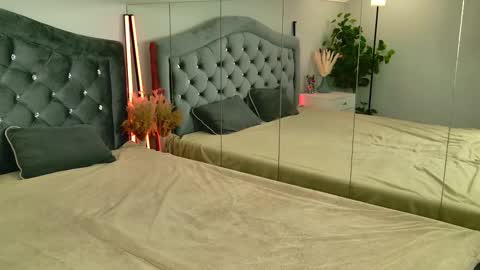 Snapshot of nicoleeverly chatting on 02/21/26, 01:45 nicoleeverly online show from 02/21/26, 01:45