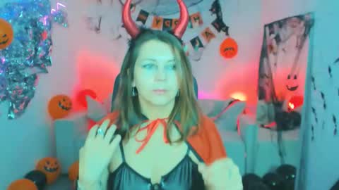 Snapshot of nicolehits chatting on 10/31/25, 06:03 nicolehits online show from 10/31/25, 06:03