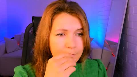 Snapshot of nicolehits chatting on 11/06/25, 05:30 nicolehits online show from 11/06/25, 05:30