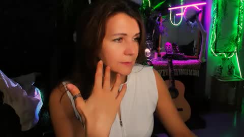 Snapshot of nicolehits chatting on 11/26/25, 09:32 nicolehits online show from 11/26/25, 09:32