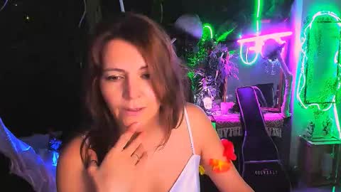 Snapshot of nicolehits chatting on 11/30/25, 05:33 nicolehits online show from 11/30/25, 05:33