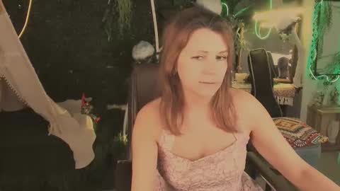 Snapshot of nicolehits chatting on 12/04/25, 01:20 nicolehits online show from 12/04/25, 01:20