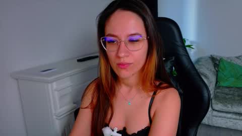 nicoleirisxxx online show from 02/11/26, 06:07