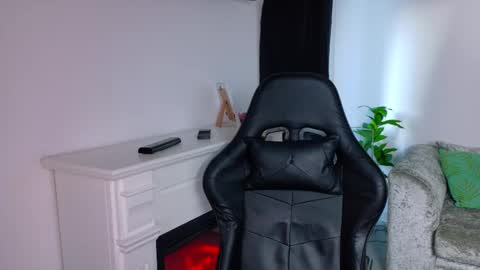 nicoleirisxxx online show from 02/13/26, 06:09