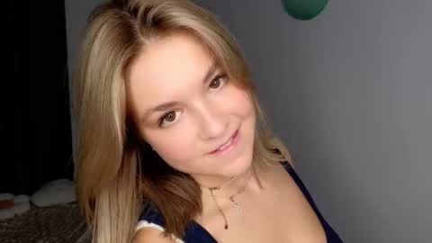 Snapshot of nicolelevis chatting on 12/03/25, 05:55 Nicole online show from 12/03/25, 05:55