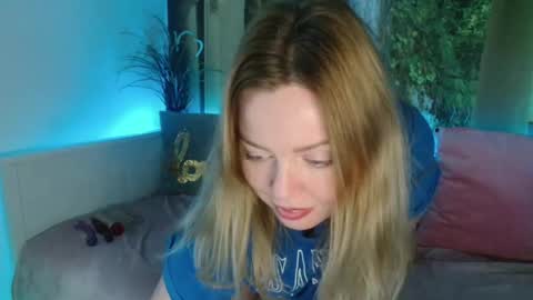 Snapshot of nicolelinharts chatting on 02/06/25, 02:58 Birthday online show from 02/06/25, 02:58