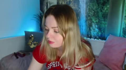 Snapshot of nicolelinharts chatting on 02/23/25, 09:48 Birthday online show from 02/23/25, 09:48