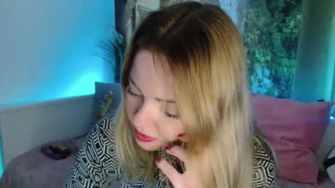 Snapshot of nicolelinharts chatting on 03/01/25, 11:15 Birthday online show from 03/01/25, 11:15