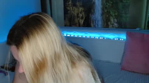 Snapshot of nicolelinharts chatting on 10/10/25, 09:47 Birthday online show from 10/10/25, 09:47