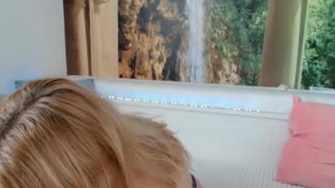 Snapshot of nicolelinharts chatting on 10/13/25, 02:28 Birthday online show from 10/13/25, 02:28