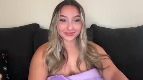 Snapshot of nicolelovesyou444 chatting on 10/14/25, 11:11 nicolelovesyou444 online show from 10/14/25, 11:11