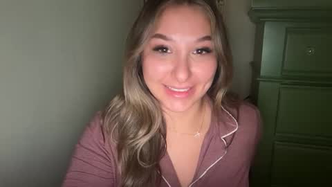 Snapshot of nicolelovesyou444 chatting on 11/01/25, 03:36 nicolelovesyou444 online show from 11/01/25, 03:36