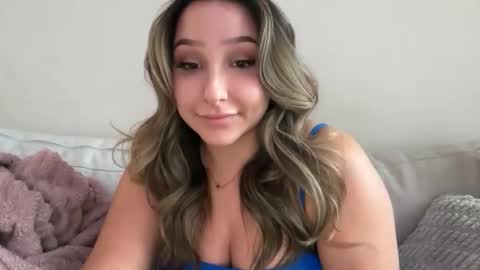 Snapshot of nicolelovesyou444 chatting on 04/01/26, 01:06 nicolelovesyou444 online show from 04/01/26, 01:06