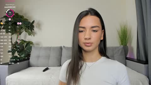 Snapshot of nicoleluuv chatting on 12/09/24, 01:13 Dua Lipa online show from 12/09/24, 01:13
