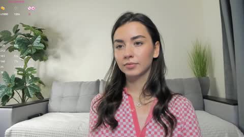 Snapshot of nicoleluuv chatting on 02/03/25, 04:10 Dua Lipa online show from 02/03/25, 04:10