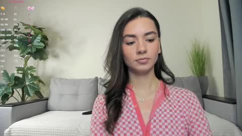Snapshot of nicoleluuv chatting on 02/05/25, 01:11 Dua Lipa online show from 02/05/25, 01:11