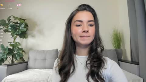 Snapshot of nicoleluuv chatting on 02/09/25, 04:18 Dua Lipa online show from 02/09/25, 04:18