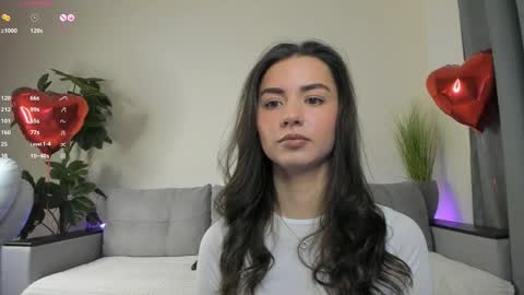 Snapshot of nicoleluuv chatting on 02/19/25, 01:06 Dua Lipa online show from 02/19/25, 01:06