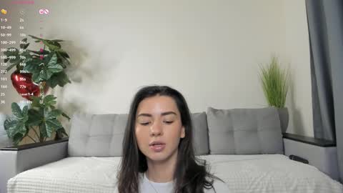 Snapshot of nicoleluuv chatting on 03/05/25, 04:13 Dua Lipa online show from 03/05/25, 04:13