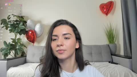 Snapshot of nicoleluuv chatting on 03/07/25, 07:38 Dua Lipa online show from 03/07/25, 07:38