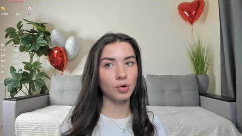 Snapshot of nicoleluuv chatting on 03/09/25, 04:11 Dua Lipa online show from 03/09/25, 04:11