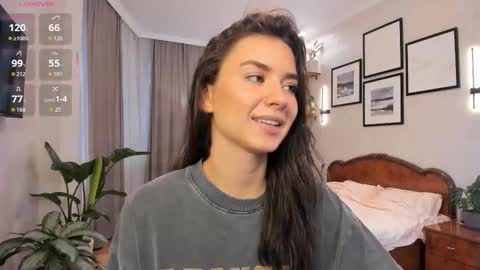 Snapshot of nicoleluuv chatting on 10/30/25, 01:12 Dua Lipa online show from 10/30/25, 01:12