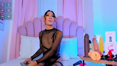 nicolemadrird online show from 04/01/26, 12:39