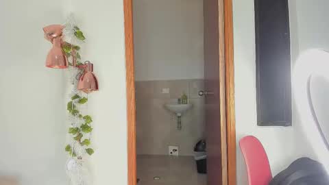 Snapshot of nicoleparadise_ chatting on 11/19/25, 12:49 NICOLE online show from 11/19/25, 12:49